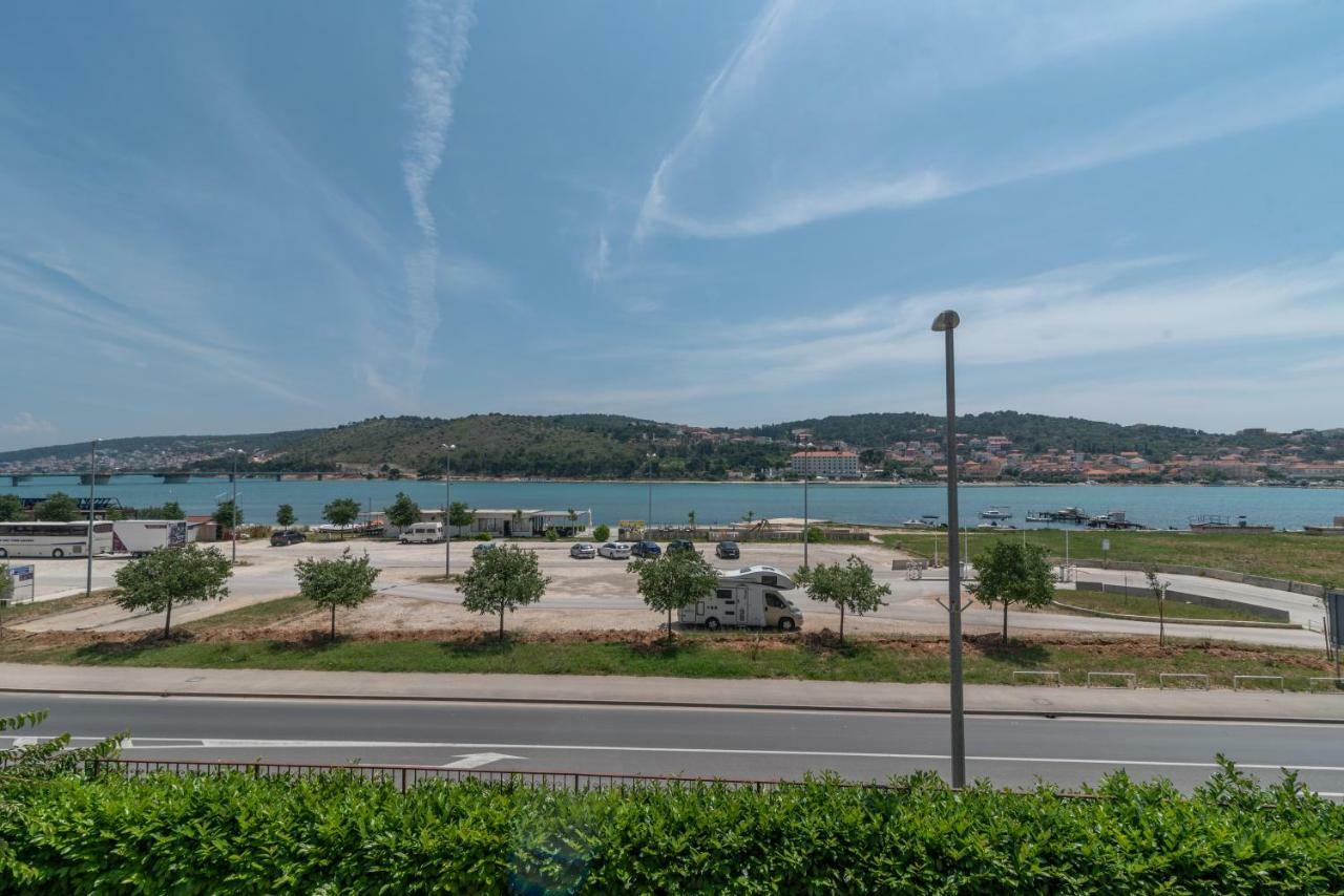 Apartments Flora Trogir Exterior photo
