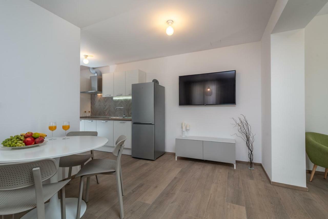 Apartments Flora Trogir Exterior photo