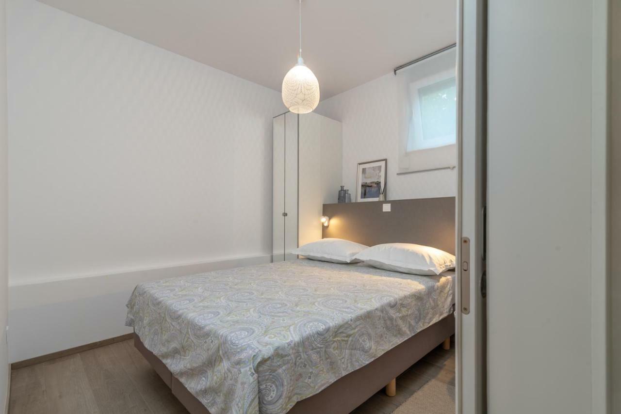 Apartments Flora Trogir Exterior photo