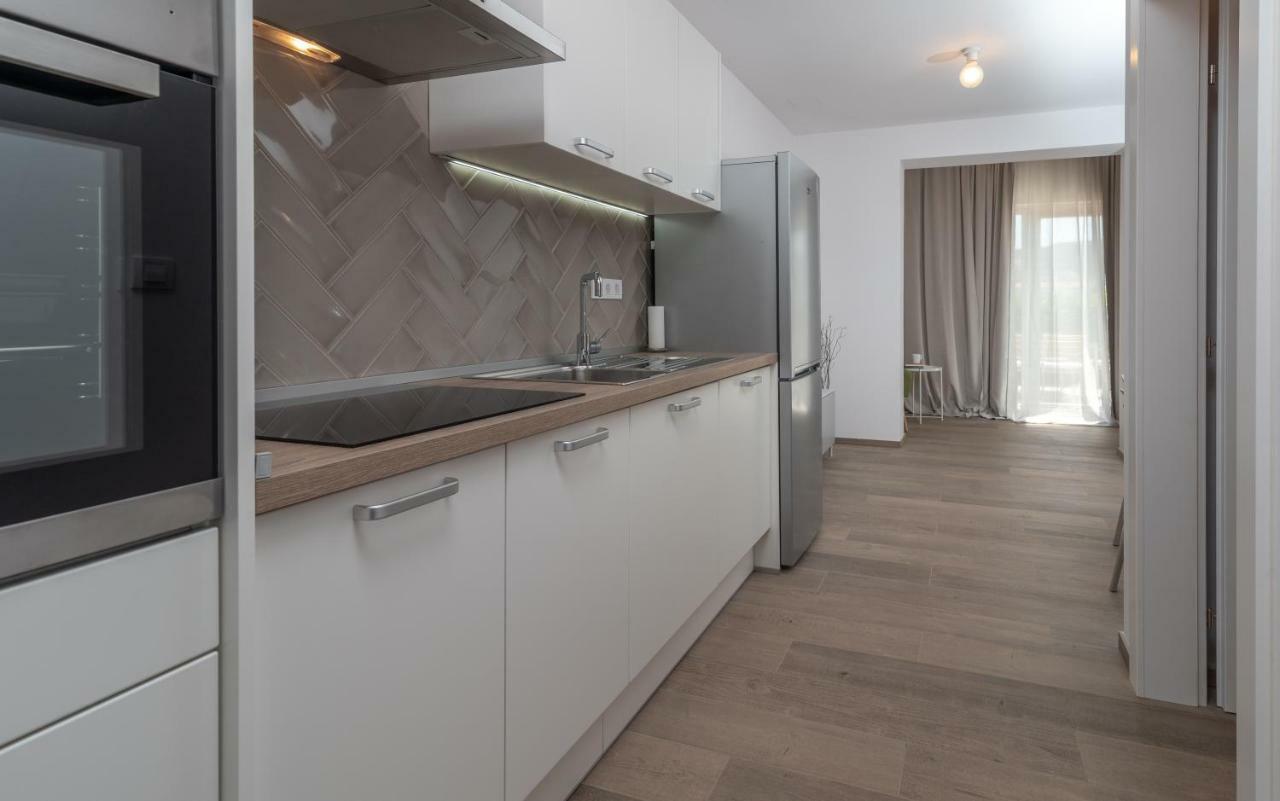 Apartments Flora Trogir Exterior photo
