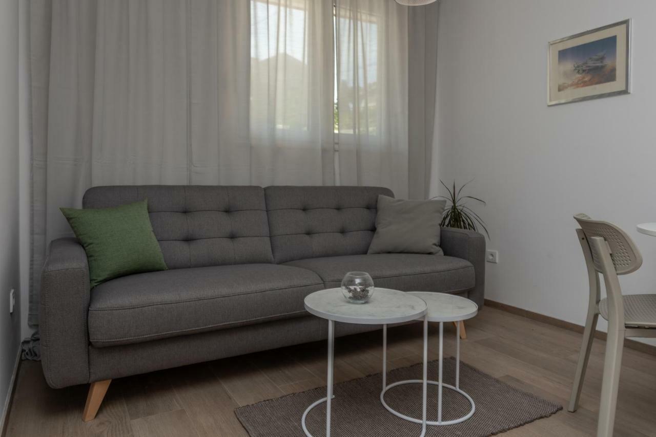 Apartments Flora Trogir Exterior photo