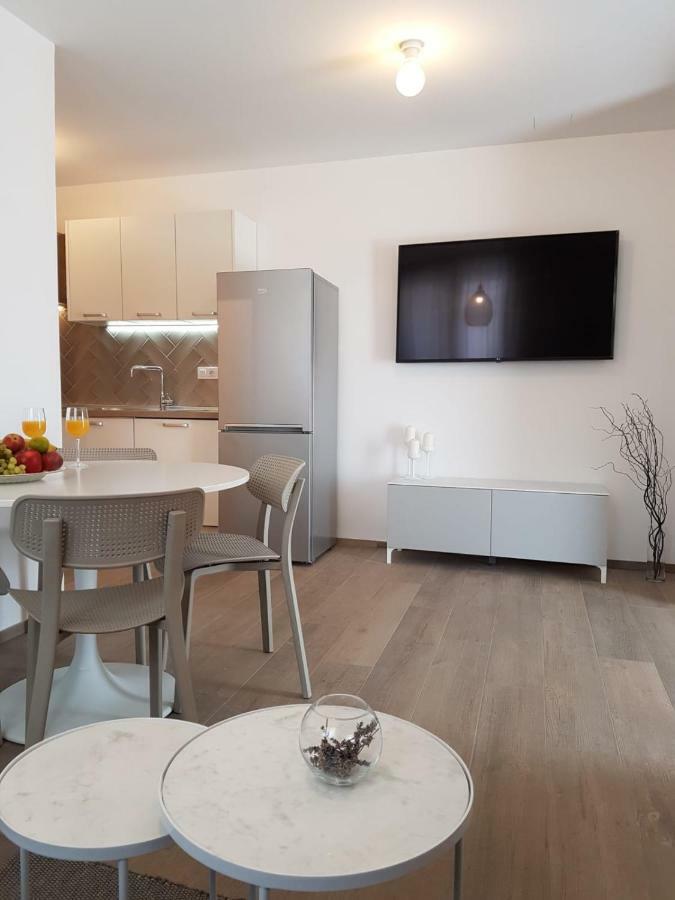 Apartments Flora Trogir Exterior photo