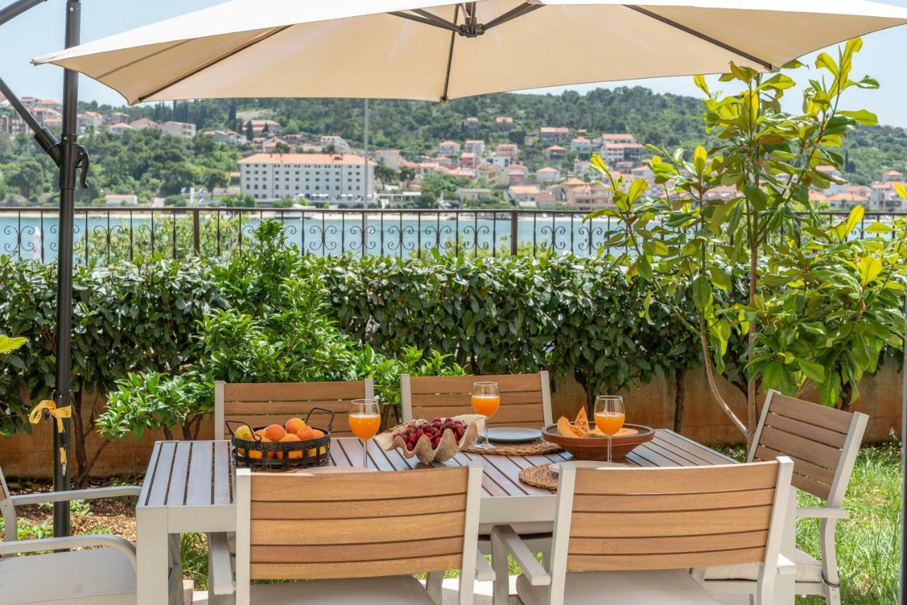 Apartments Flora Trogir Exterior photo