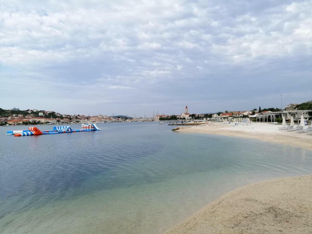 Apartments Flora Trogir Exterior photo