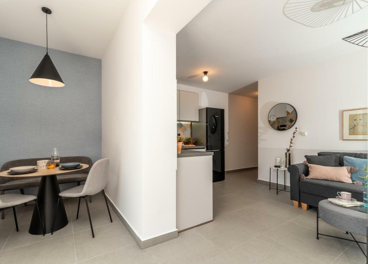 Apartments Flora Trogir Exterior photo