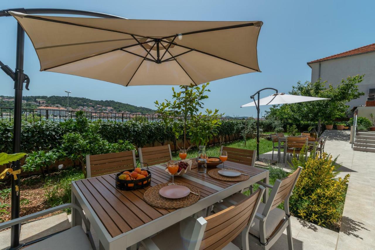 Apartments Flora Trogir Exterior photo
